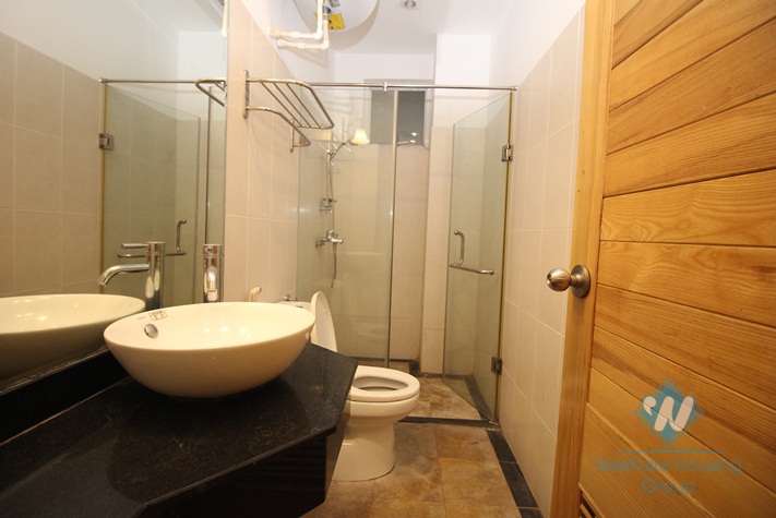 Spacious three bed apartment for rent on Westlake side
